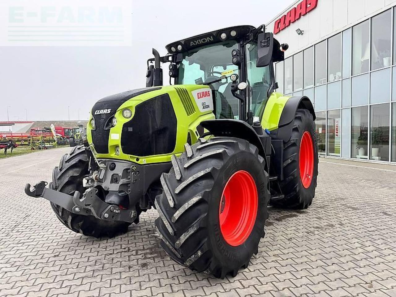 Tracteur agricole CLAAS axion 810