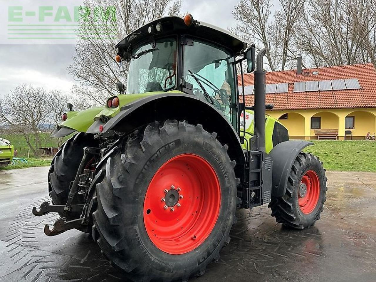 Tracteur agricole CLAAS axion 810