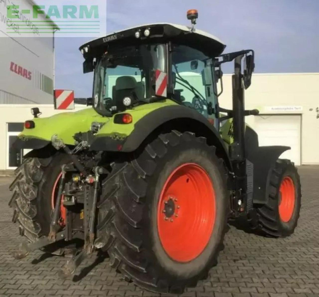 Tracteur agricole CLAAS axion 810