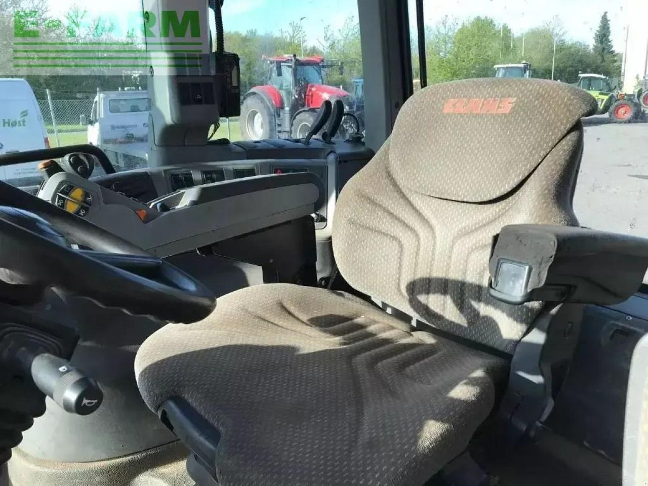 Tracteur agricole CLAAS axion 810
