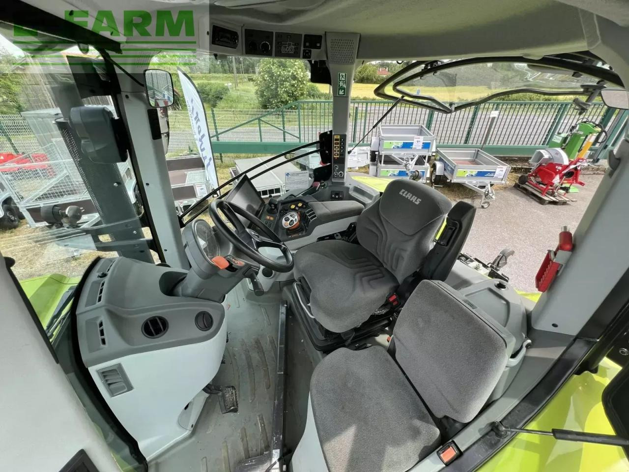 Tracteur agricole CLAAS axion 810