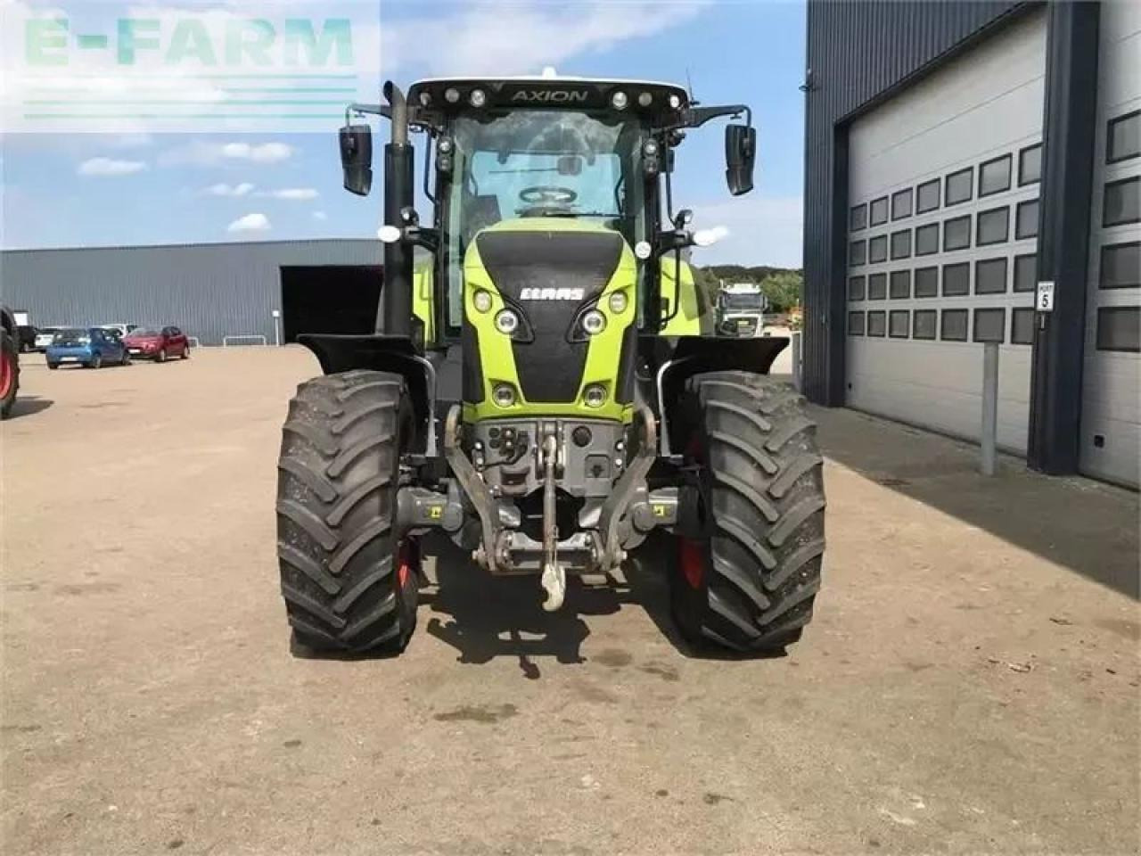 Tracteur agricole CLAAS axion 810