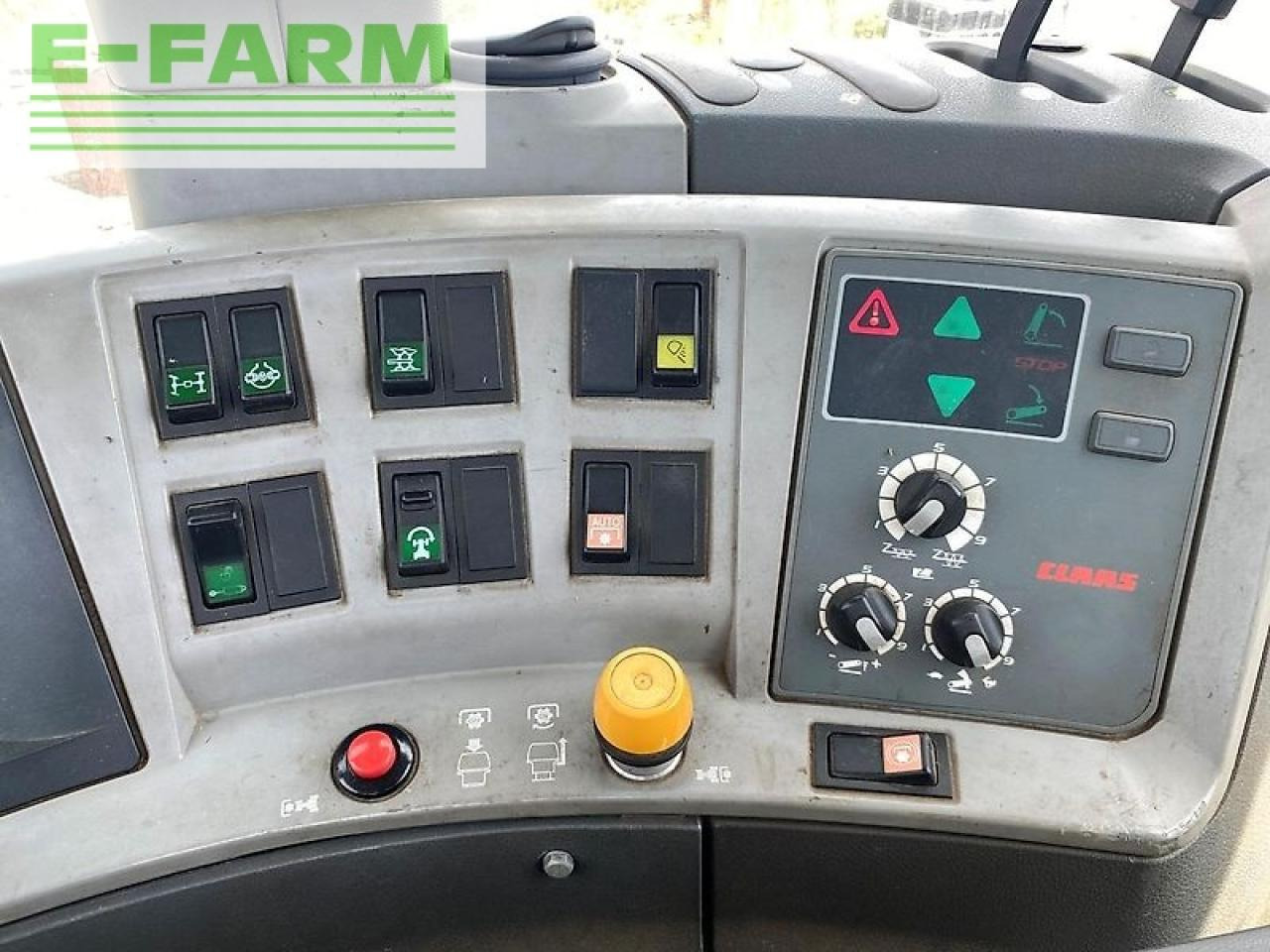 Tracteur agricole CLAAS axion 810