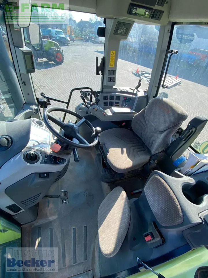 Tracteur agricole CLAAS axion 810