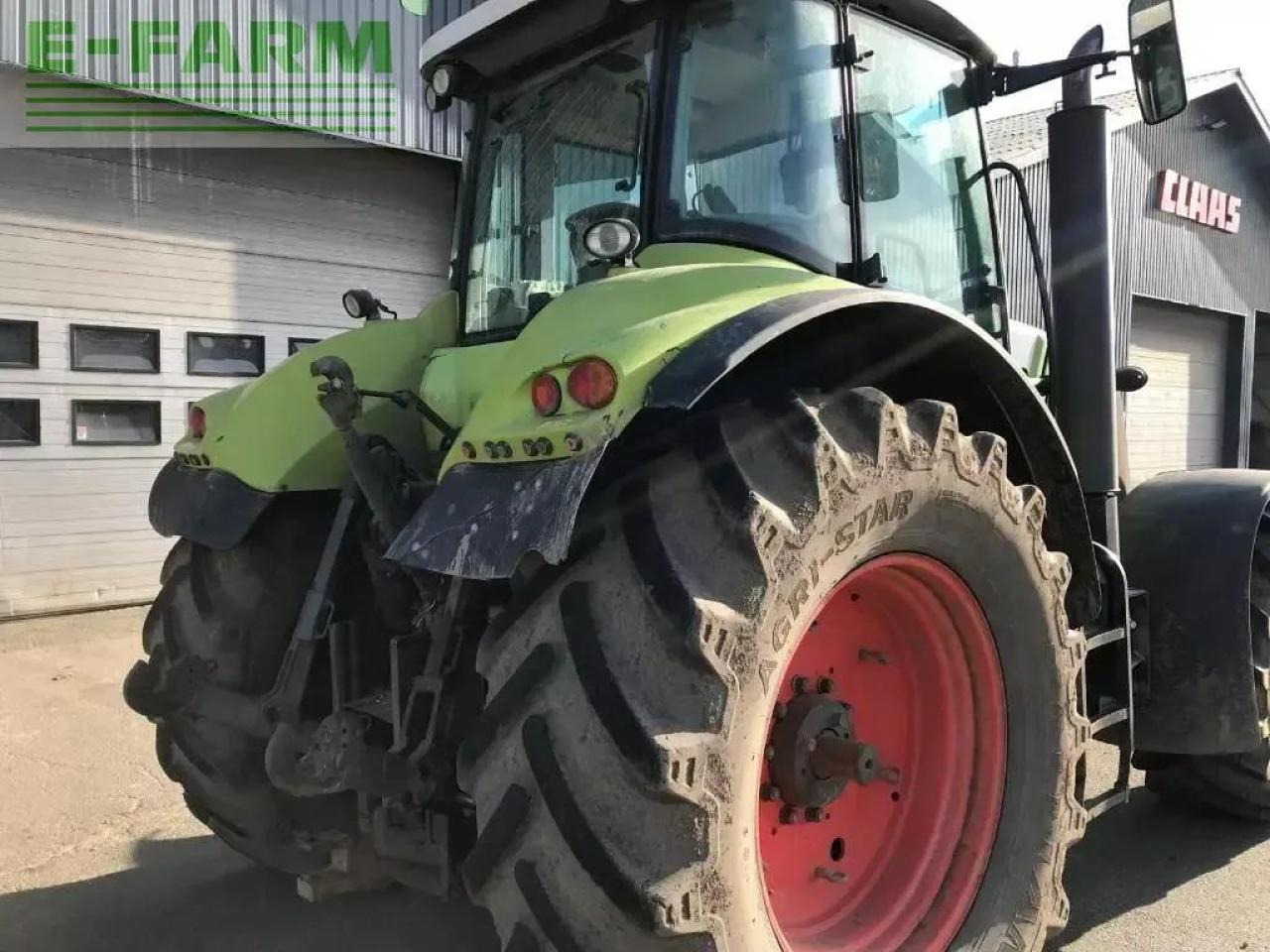 Tracteur agricole CLAAS axion 810