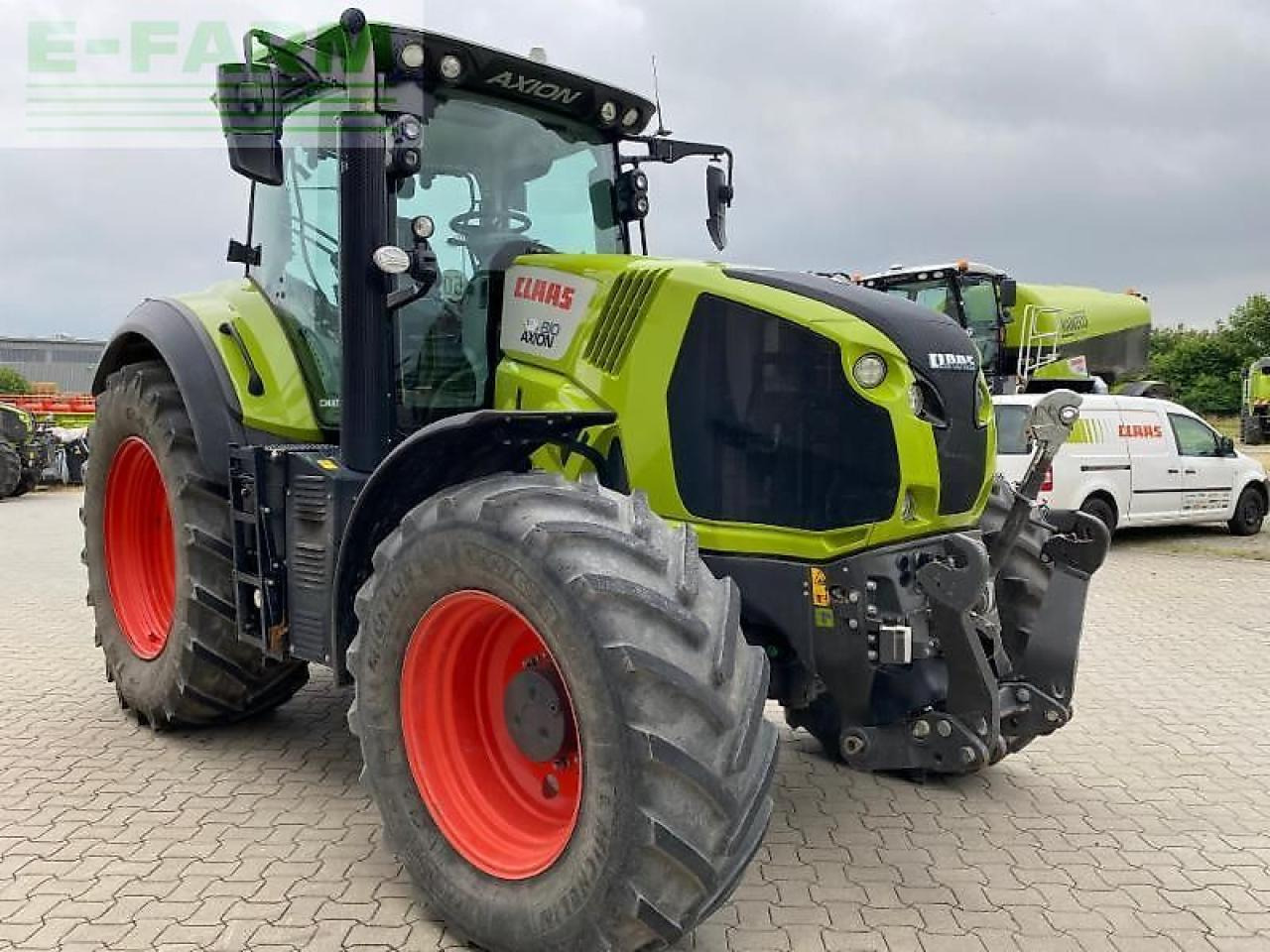 Tracteur agricole CLAAS axion 810