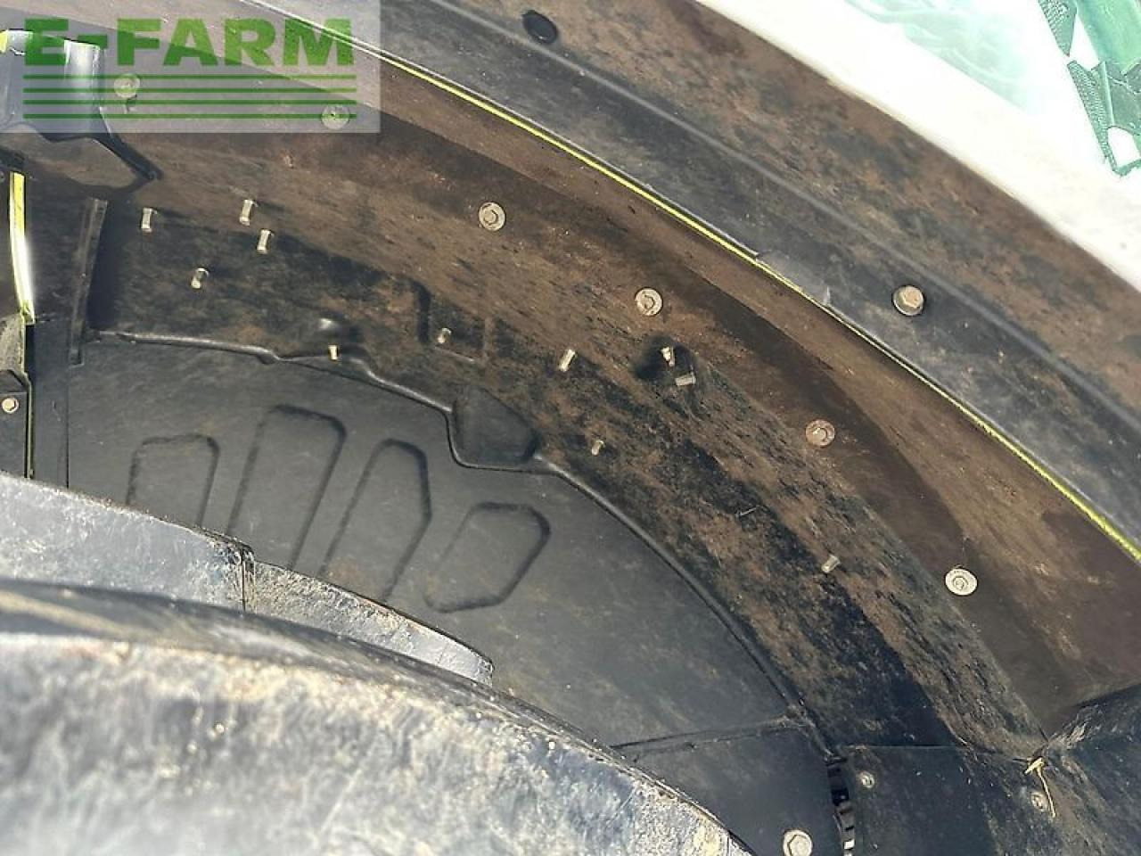 Tracteur agricole CLAAS axion 810