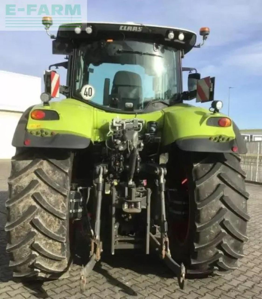 Tracteur agricole CLAAS axion 810