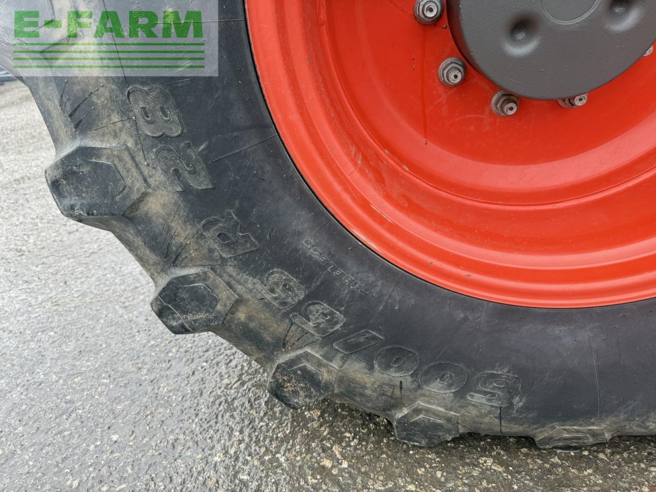 Tracteur agricole CLAAS axion 810 c-matic CMATIC