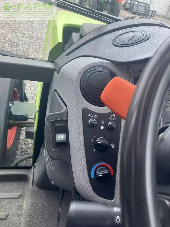 Tracteur agricole CLAAS axion 810 c-matic CMATIC