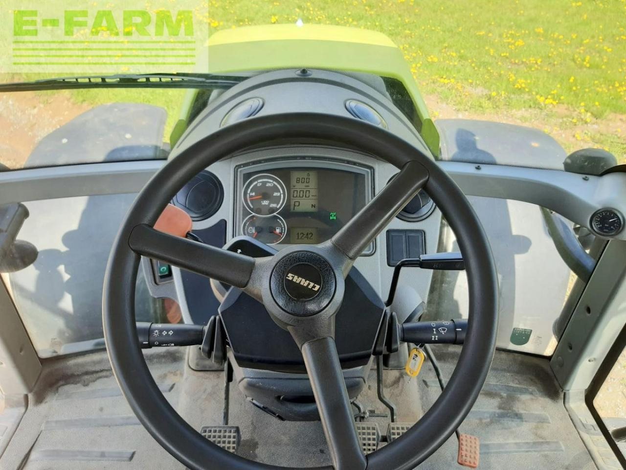 Tracteur agricole CLAAS axion 810 c-matic CMATIC