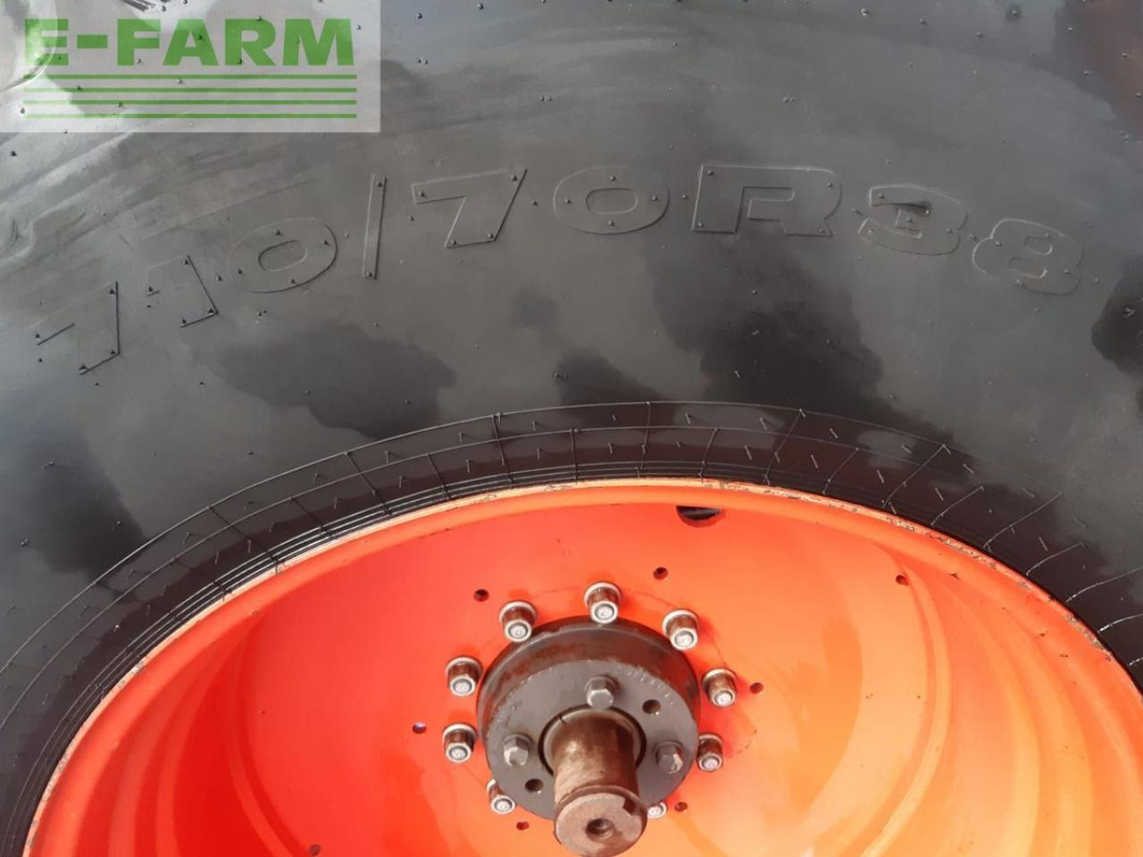 Tracteur agricole CLAAS axion 810 c-matic CMATIC