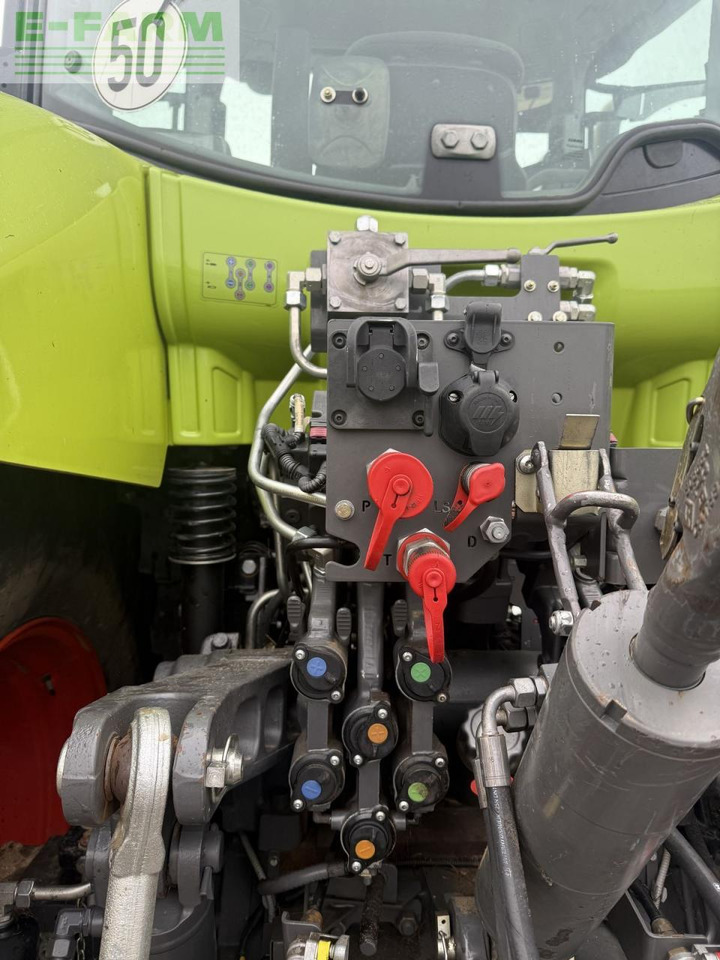 Tracteur agricole CLAAS axion 810 c-matic CMATIC