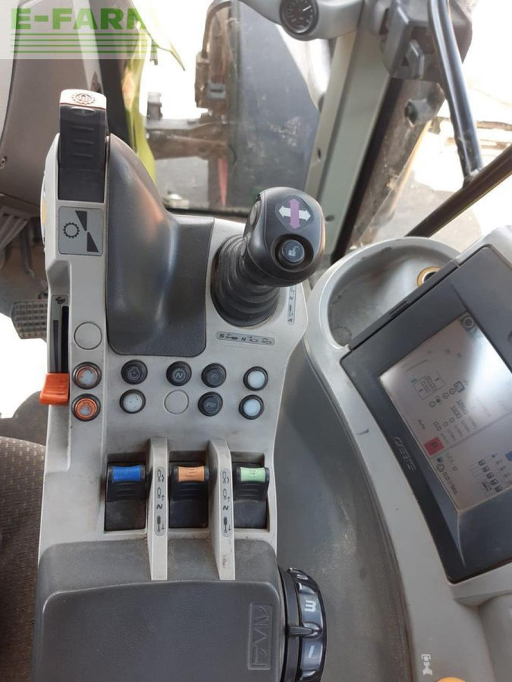 Tracteur agricole CLAAS axion 810 c-matic CMATIC