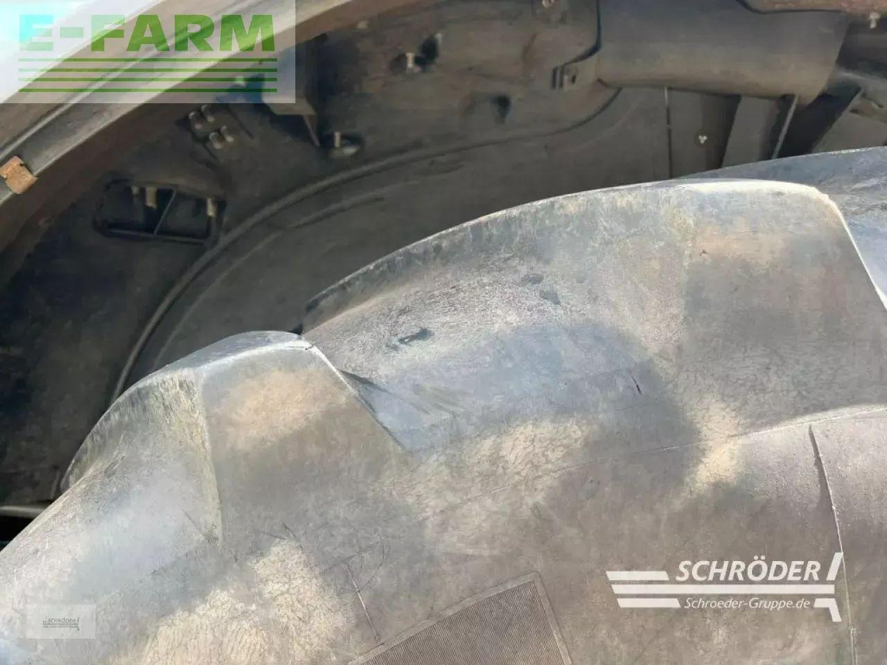 Tracteur agricole CLAAS axion 810 cis