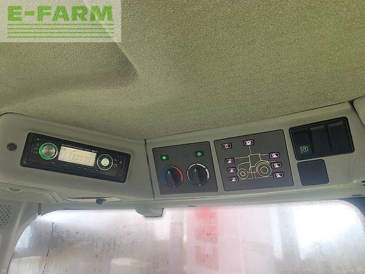 Tracteur agricole CLAAS axion 810 cis+
