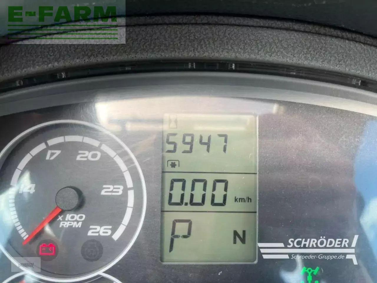 Tracteur agricole CLAAS axion 810 cis