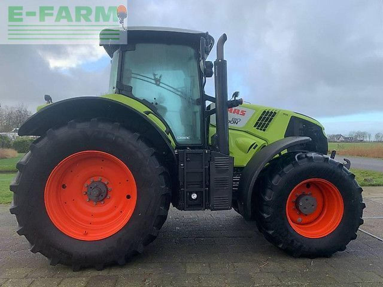 Tracteur agricole CLAAS axion 810 cis+