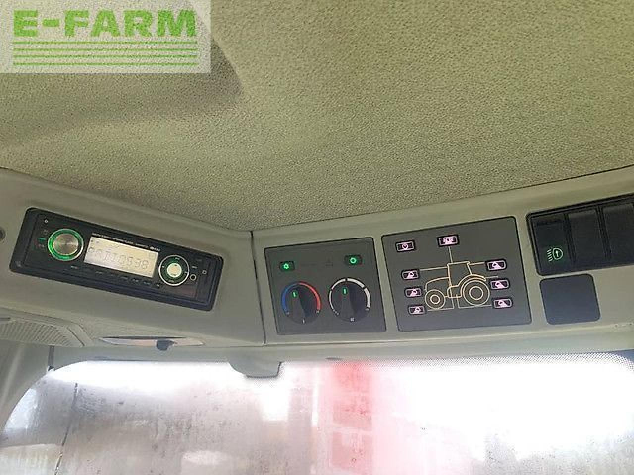 Tracteur agricole CLAAS axion 810 cis+