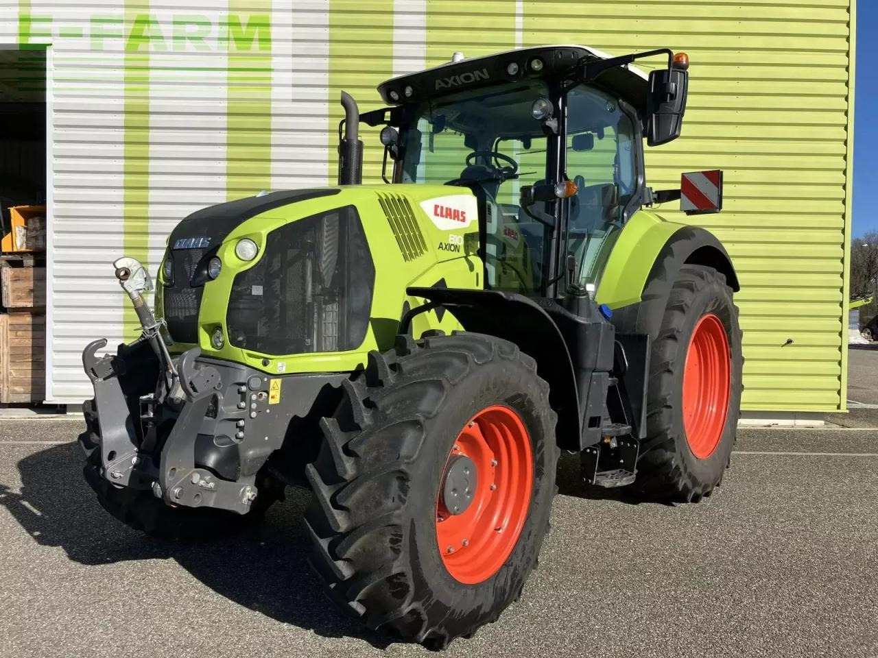 Tracteur agricole CLAAS axion 810 cis