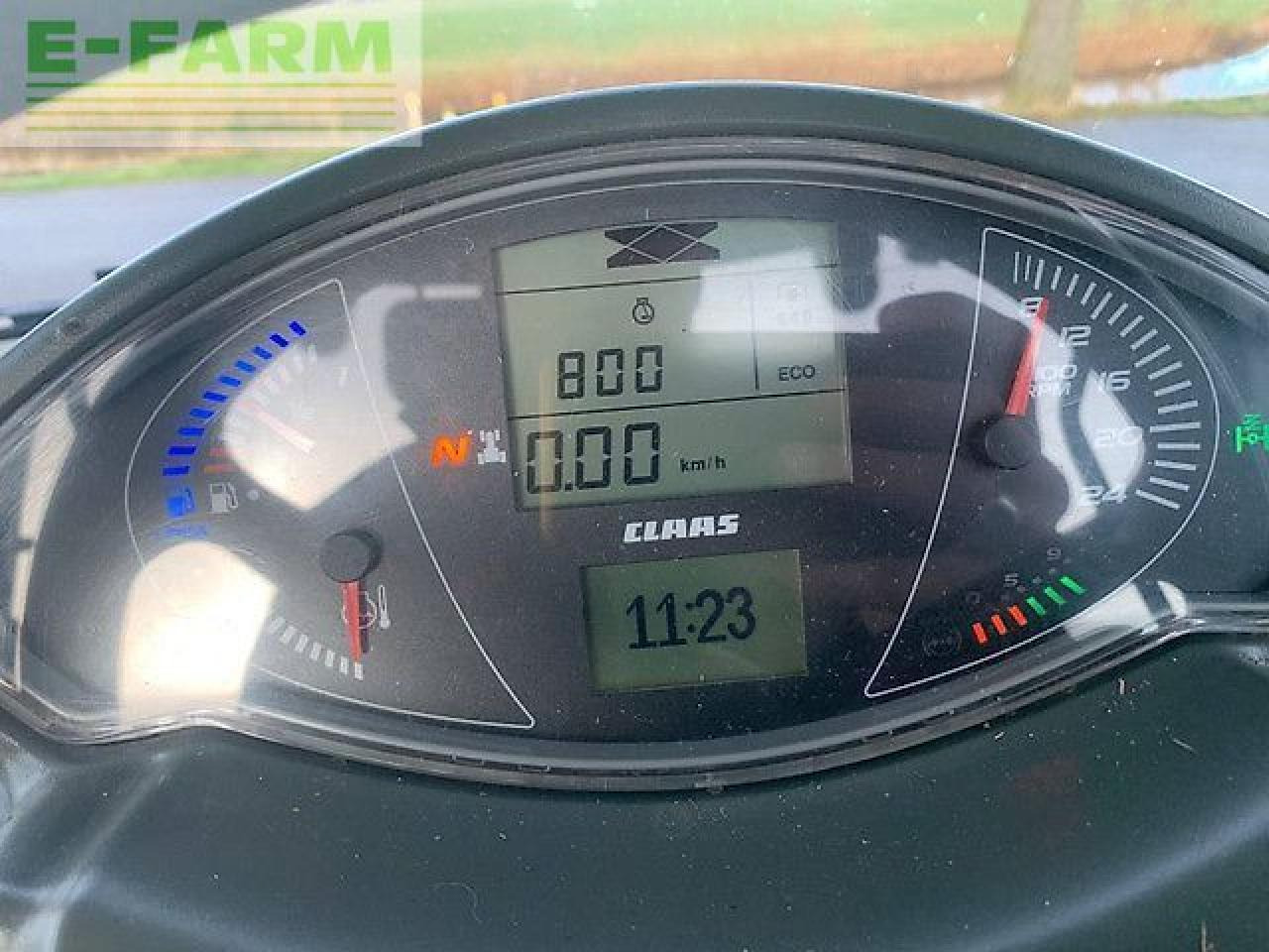 Tracteur agricole CLAAS axion 810 cis+