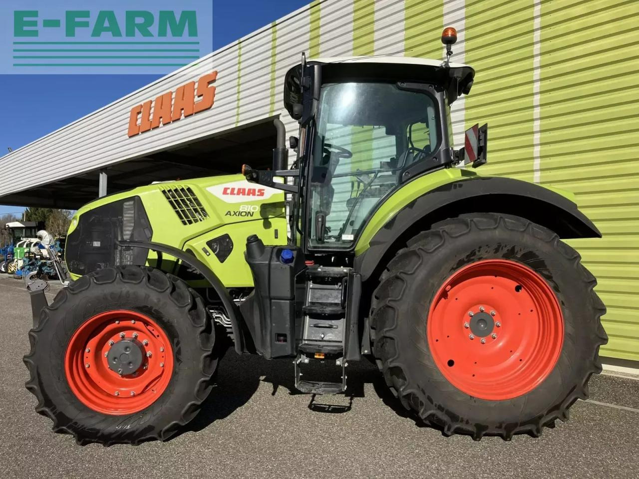 Tracteur agricole CLAAS axion 810 cis