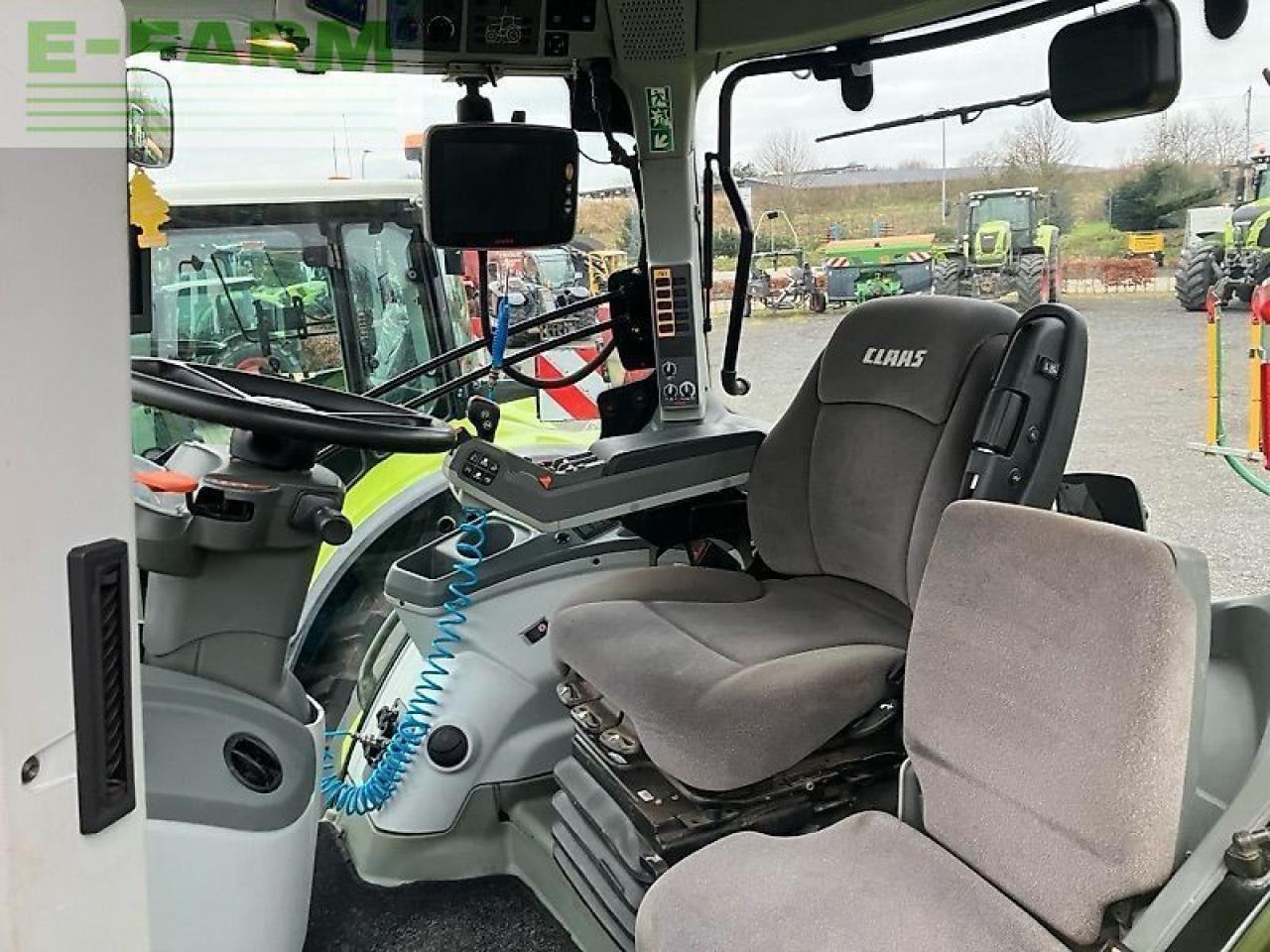 Tracteur agricole CLAAS axion 810 cis+ cm