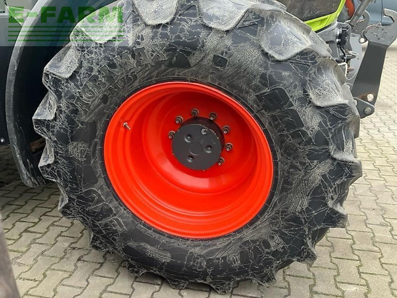 Tracteur agricole CLAAS axion 810 cis+ cm