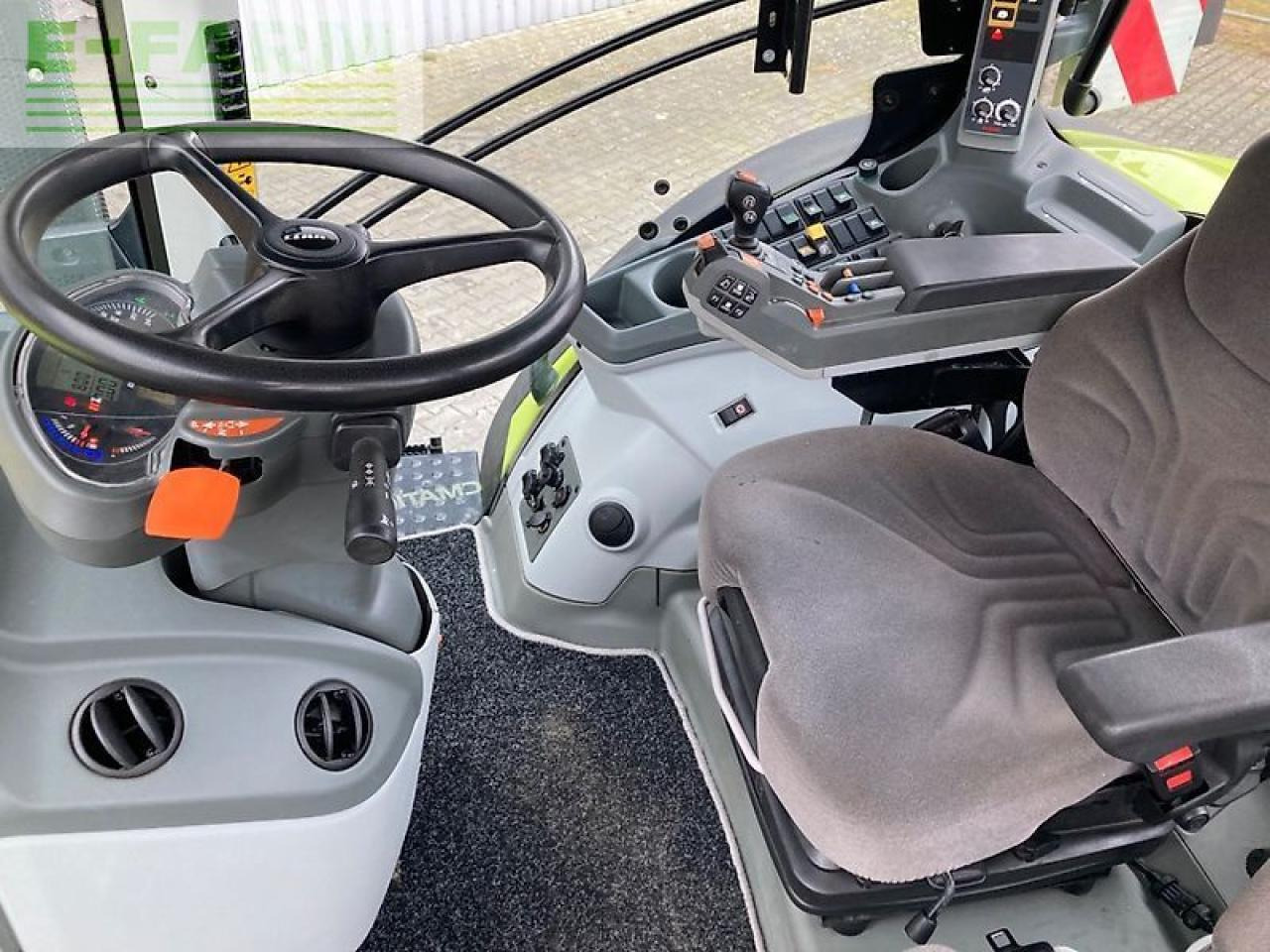 Tracteur agricole CLAAS axion 810 cm cis+