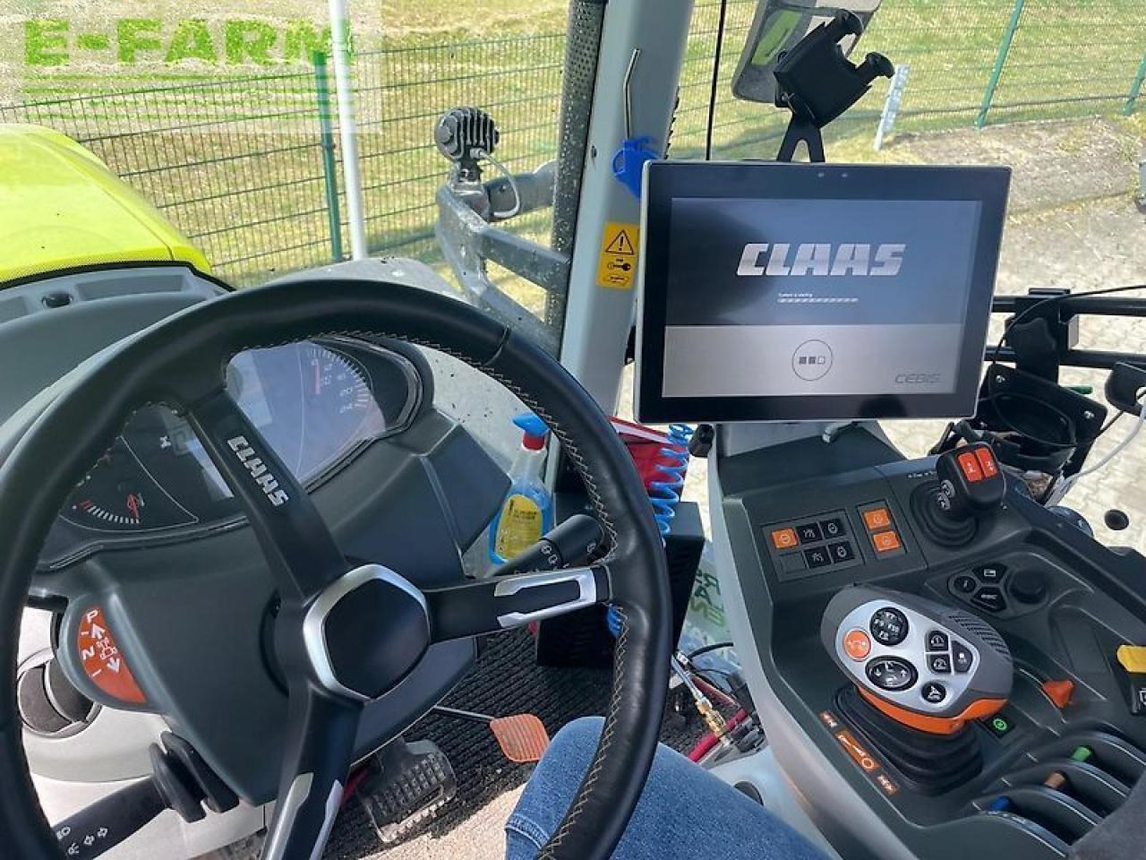 Tracteur agricole CLAAS axion 810 cmatic CMATIC