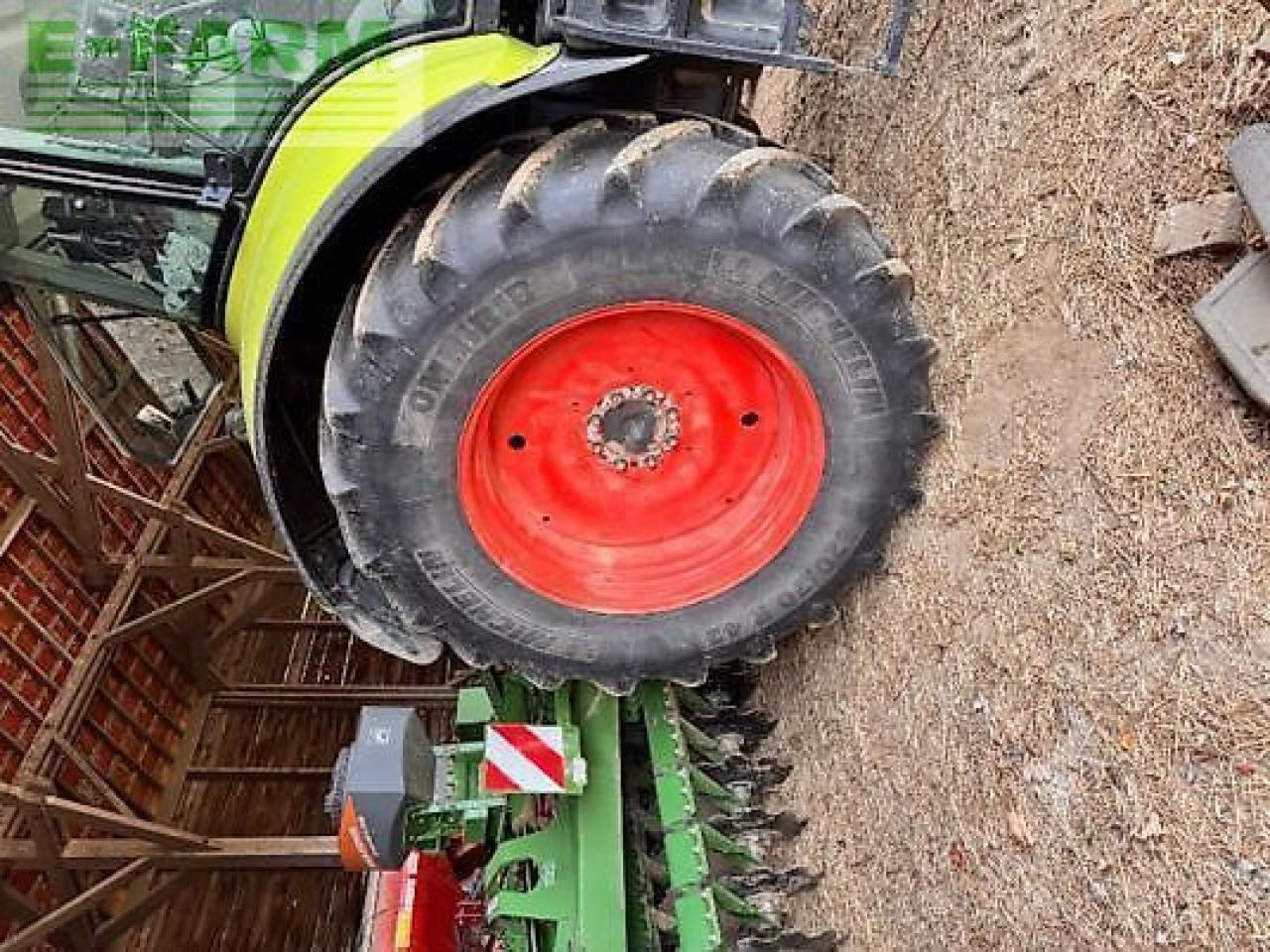 Tracteur agricole CLAAS axion 810 cmatic CMATIC