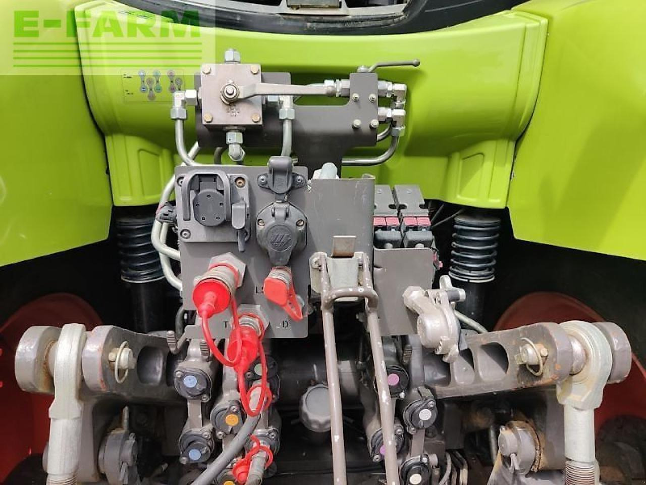 Tracteur agricole CLAAS axion 810 cmatic CMATIC