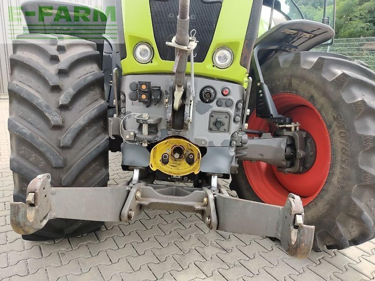 Tracteur agricole CLAAS axion 810 cmatic CMATIC