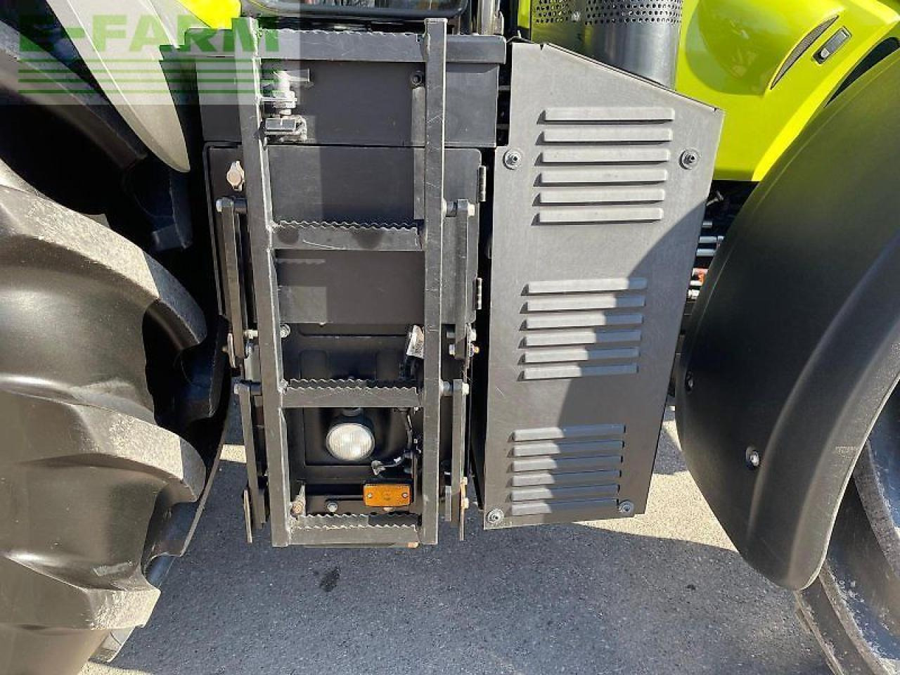 Tracteur agricole CLAAS axion 810 cmatic cebis CMATIC CEBIS