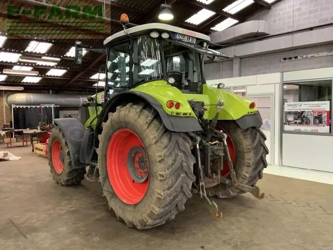 Tracteur agricole CLAAS axion 820