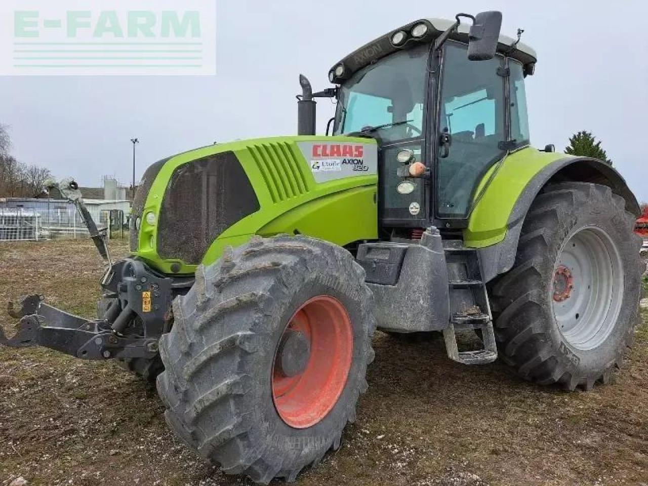 Tracteur agricole CLAAS axion 820