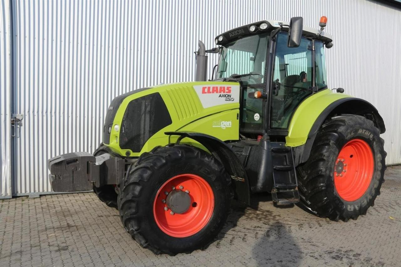 Tracteur agricole CLAAS axion 820