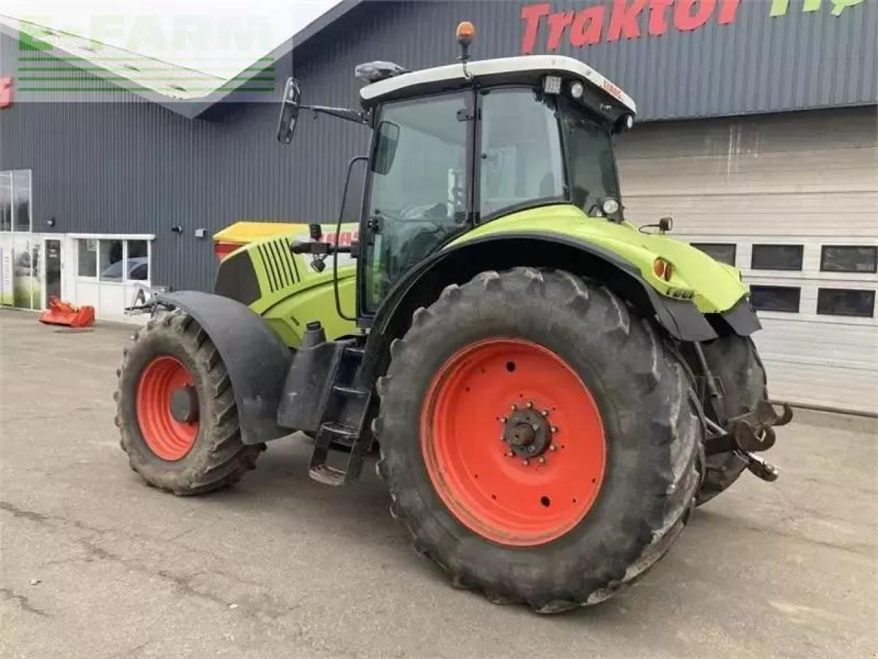 Tracteur agricole CLAAS axion 820 cmatic CMATIC