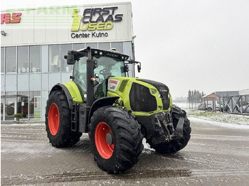 Tracteur agricole CLAAS axion 830