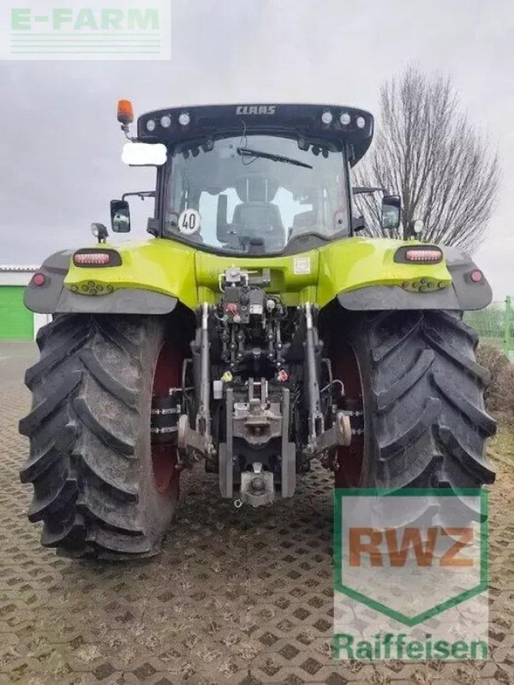 Tracteur agricole CLAAS axion 830