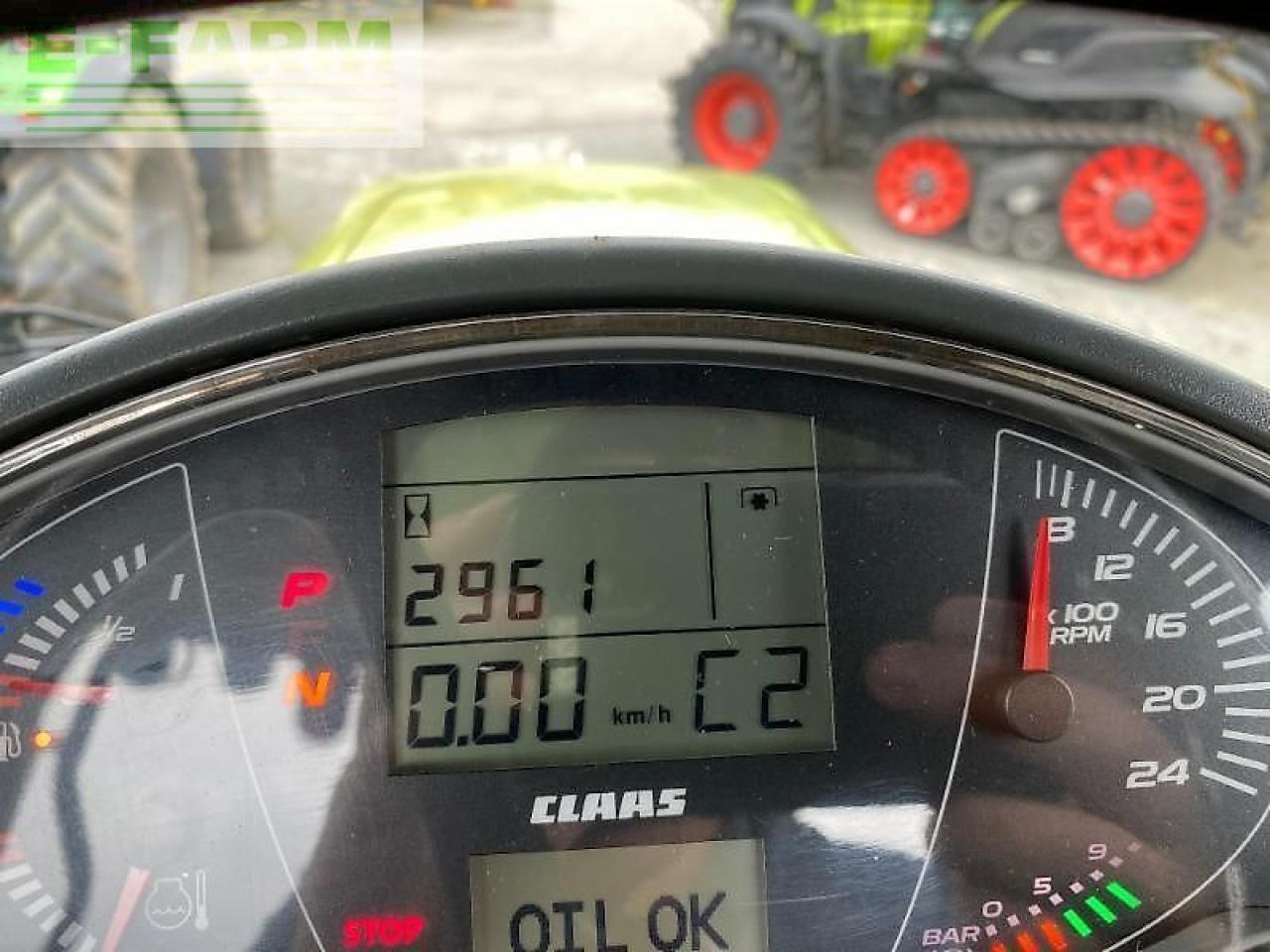 Tracteur agricole CLAAS axion 830