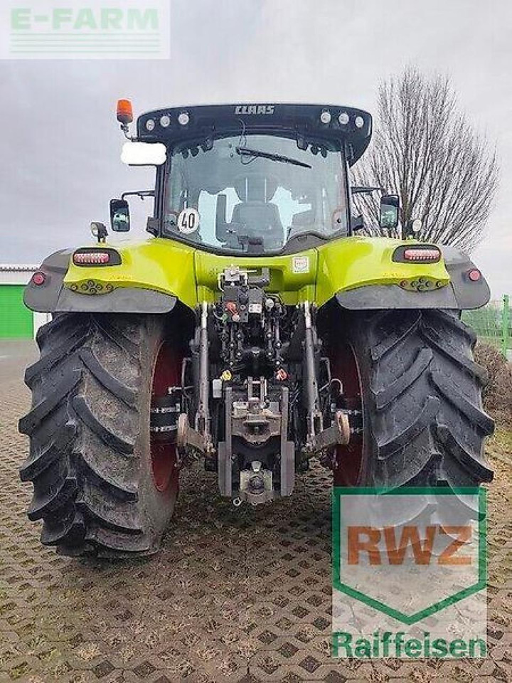 Tracteur agricole CLAAS axion 830