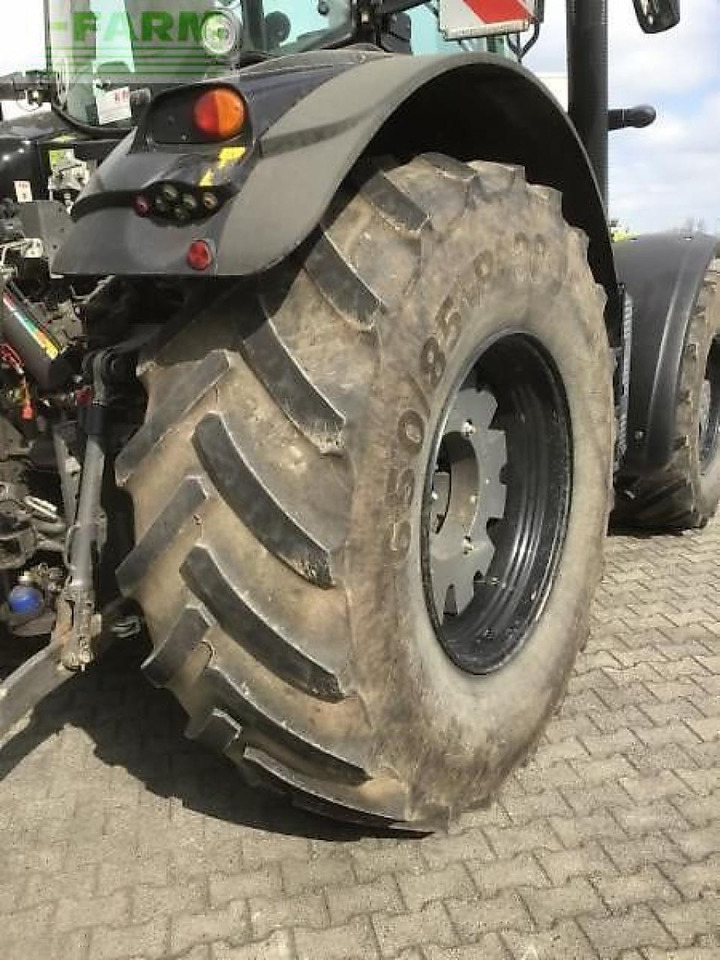 Tracteur agricole CLAAS axion 830