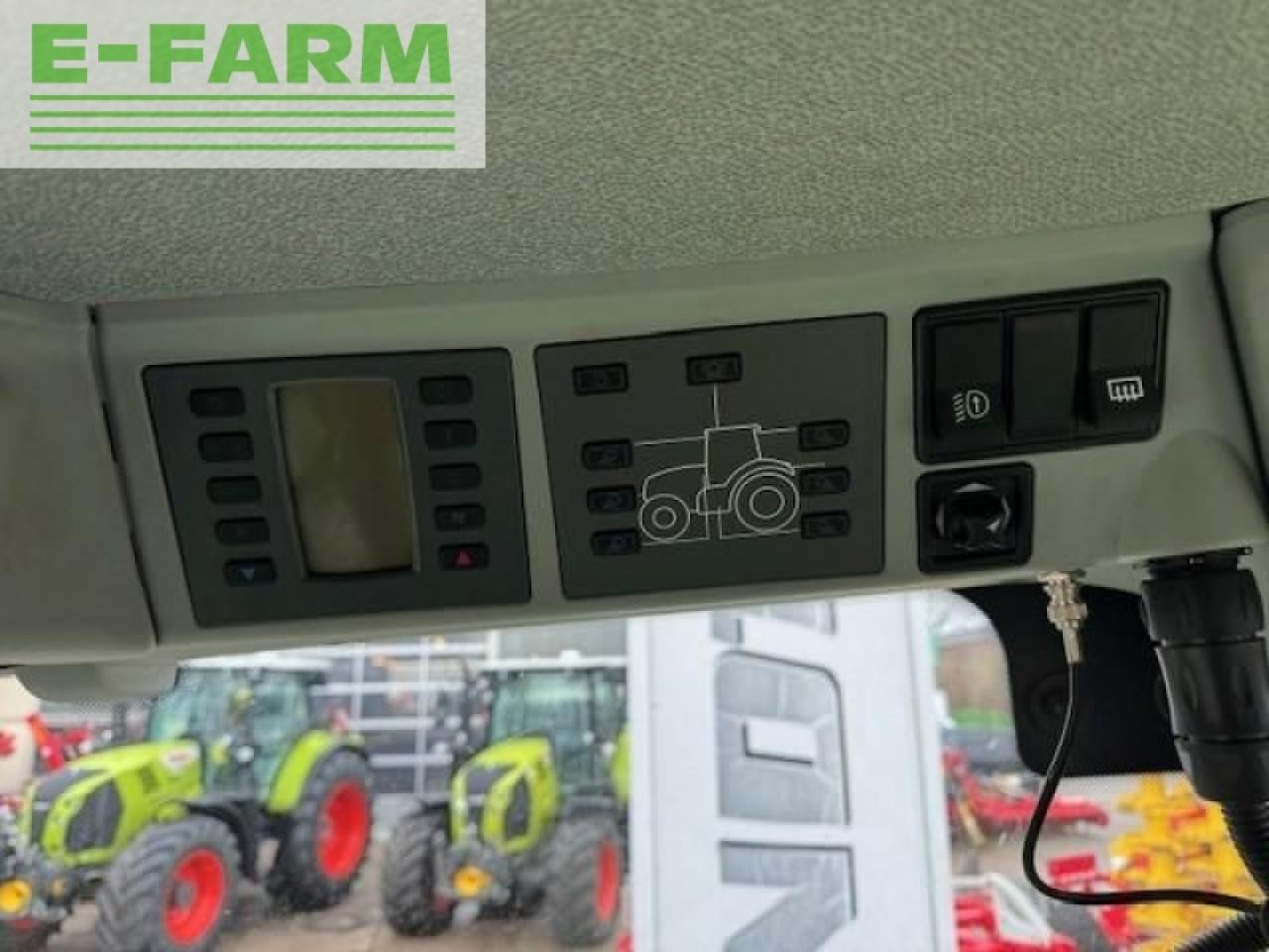 Tracteur agricole CLAAS axion 830