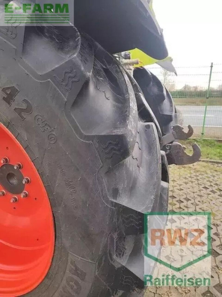 Tracteur agricole CLAAS axion 830