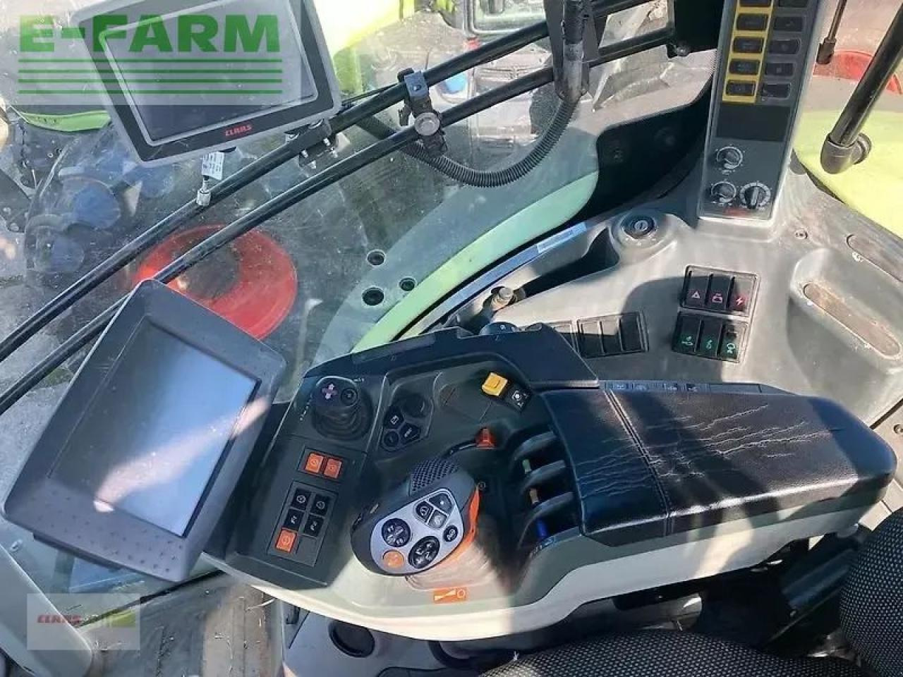 Tracteur agricole CLAAS axion 830