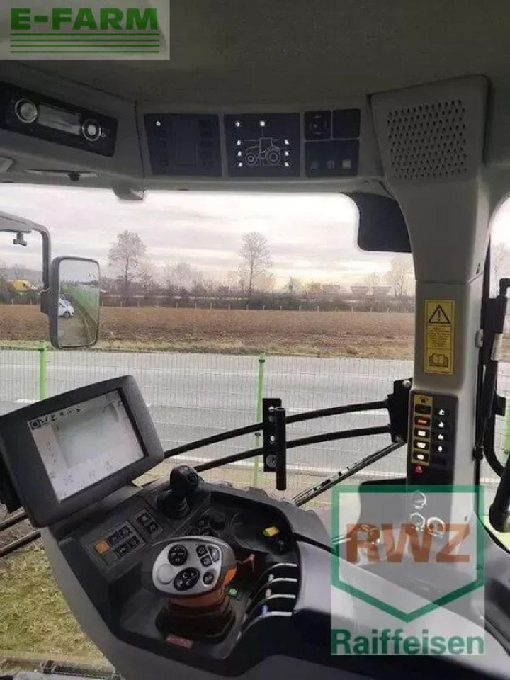 Tracteur agricole CLAAS axion 830