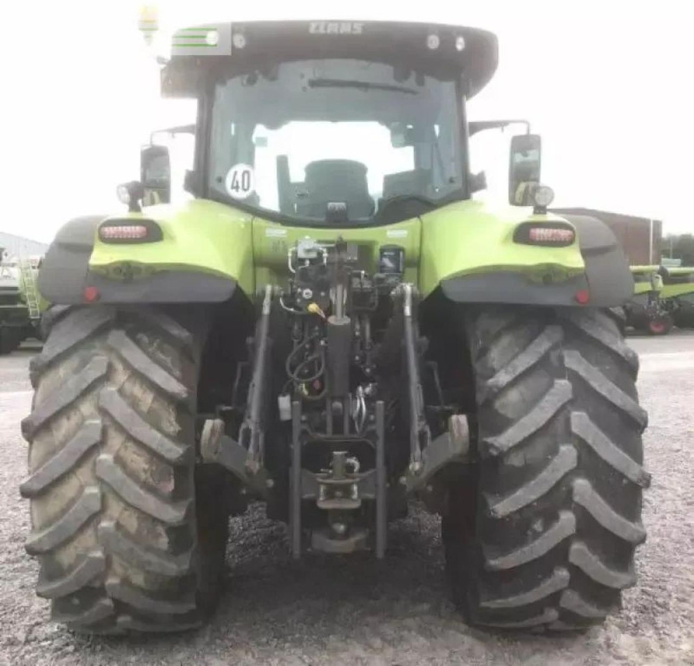Tracteur agricole CLAAS axion 830