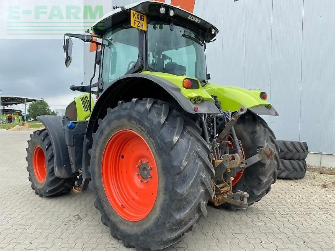 Tracteur agricole CLAAS axion 830