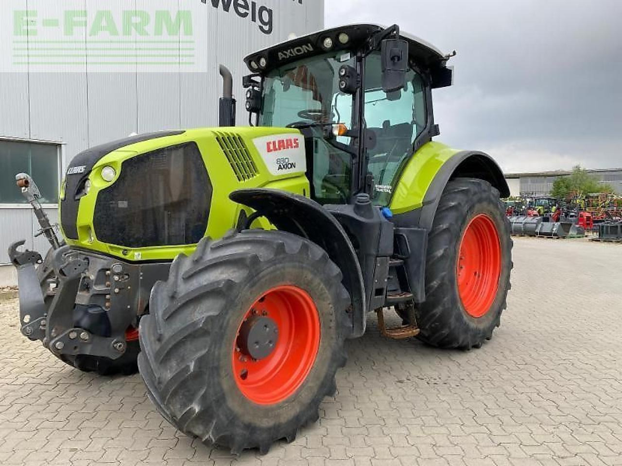 Tracteur agricole CLAAS axion 830